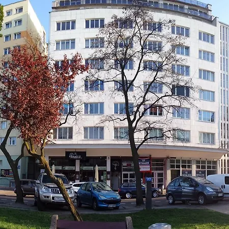 ホステル Hello *